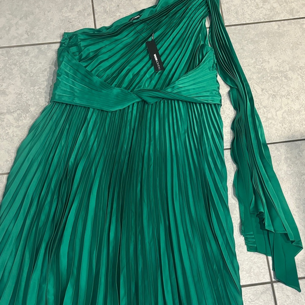 Fashion Nova Vibrant Green Long Sleeve Dress
